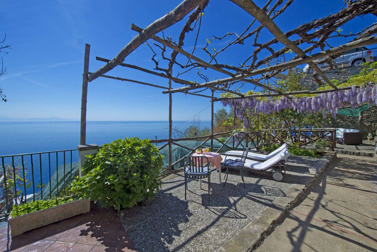 Appartamento intero, White Daisy villetta con giardino privato in Praiano, Costiera amalfitana