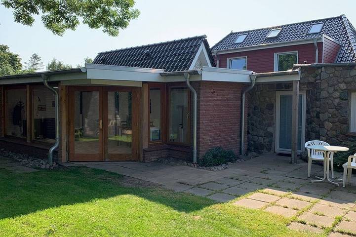 Ferienhaus für 2 Personen, mit Terrasse und Garten in Presen