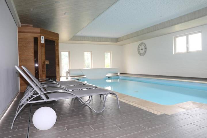 Ferienwohnung für 3 Personen, mit Garten und Ausblick sowie Pool und Sauna - 1