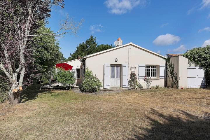 Location de vacances pour 9 personnes, avec jardin, animaux acceptés à Landevieille - 2