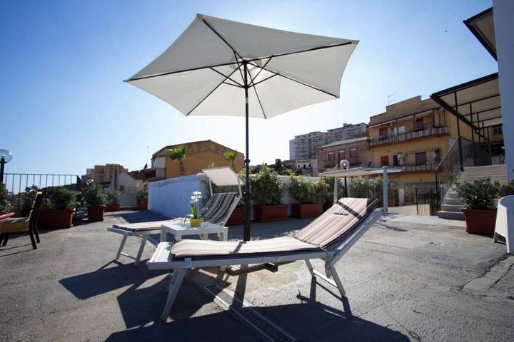 Location de vacances pour 5 personnes, avec vue et jardin à Porto Empedocle - 4