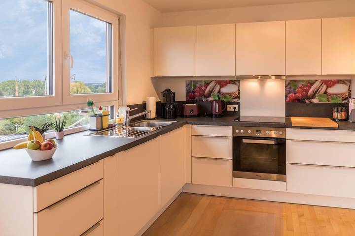 Entire apartment, Newly Renovated Apartment “Ferienwohnung Jansen” with Wi-Fi, Balcony & Loggia; Parking Available in Ebenweiler, Region Bodensee-Oberschwaben