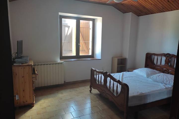 Location de vacances pour 10 personnes, avec terrasse et jardin à Joyeuse - 3