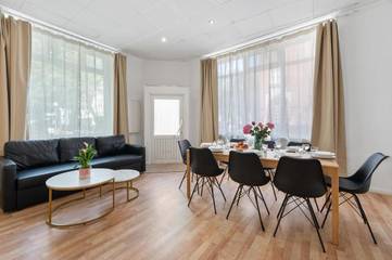 Ferienwohnung für 9 Personen, mit Sauna und Whirlpool in Wilmersdorf Berlin