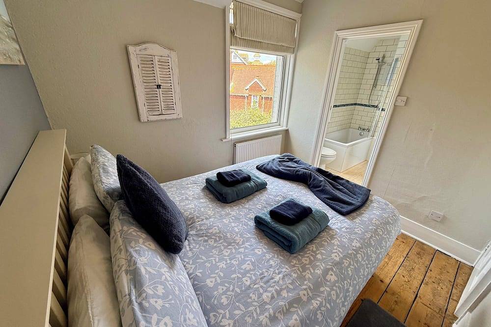 Downs Gate Cottage, Meads Village - Coast & South Downs On Your Doorstep in Eastbourne, East Sussex