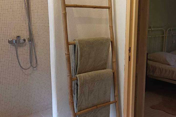 Gîte pour 4 personnes, avec jardin et piscine à Clansayes - 3