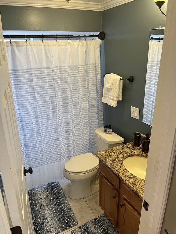 Lake St. Clair Lodge - Waterfront in Lake St. Clair