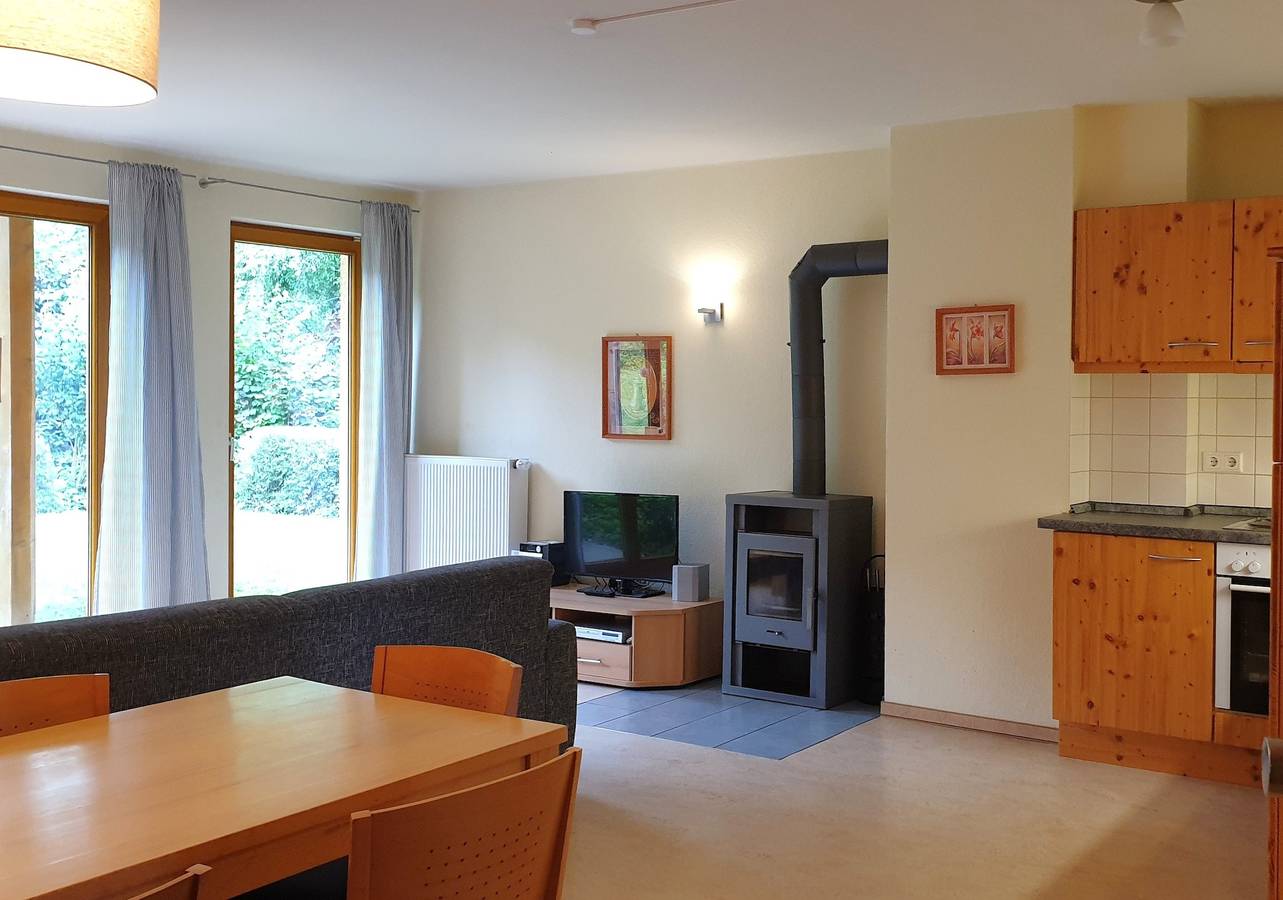 Ganze Ferienwohnung, Apartment 32 Natur Ferienpark, im grünen Paradies nahe Wanderwegen und Radstrecken – Erholung pur im Teutoburger Wald in Nieheim, Kreis Höxter