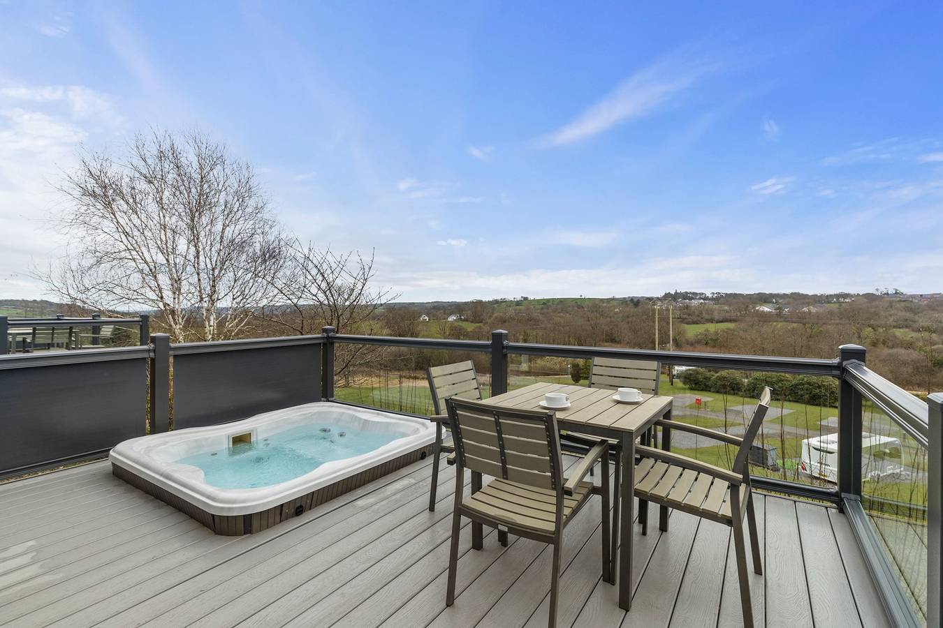 Ganzes Studio, Petite Retreat - Lovely Pod with Hot Tub in Narberth, Pembrokeshire