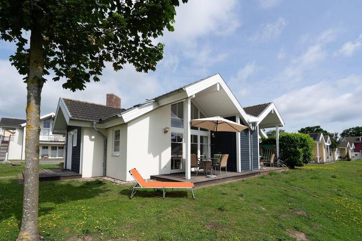 Ferienhaus für 4 Personen, mit Sauna und Garten in Hansa-Park