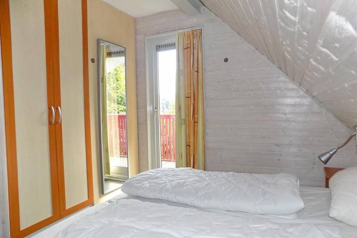 Ferienhaus bei Simone (WLAN, See, Wald, eigene Sauna) in Kirchheim, Knüllgebirge