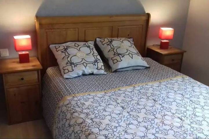 Location de vacances pour 8 personnes, avec jardin et terrasse, animaux acceptés dans Aigondigné - 2