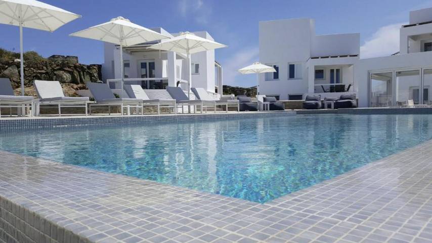 Location de vacances pour 4 personnes, avec vue sur l’océan ainsi que balcon et piscine dans Folégandros - 2