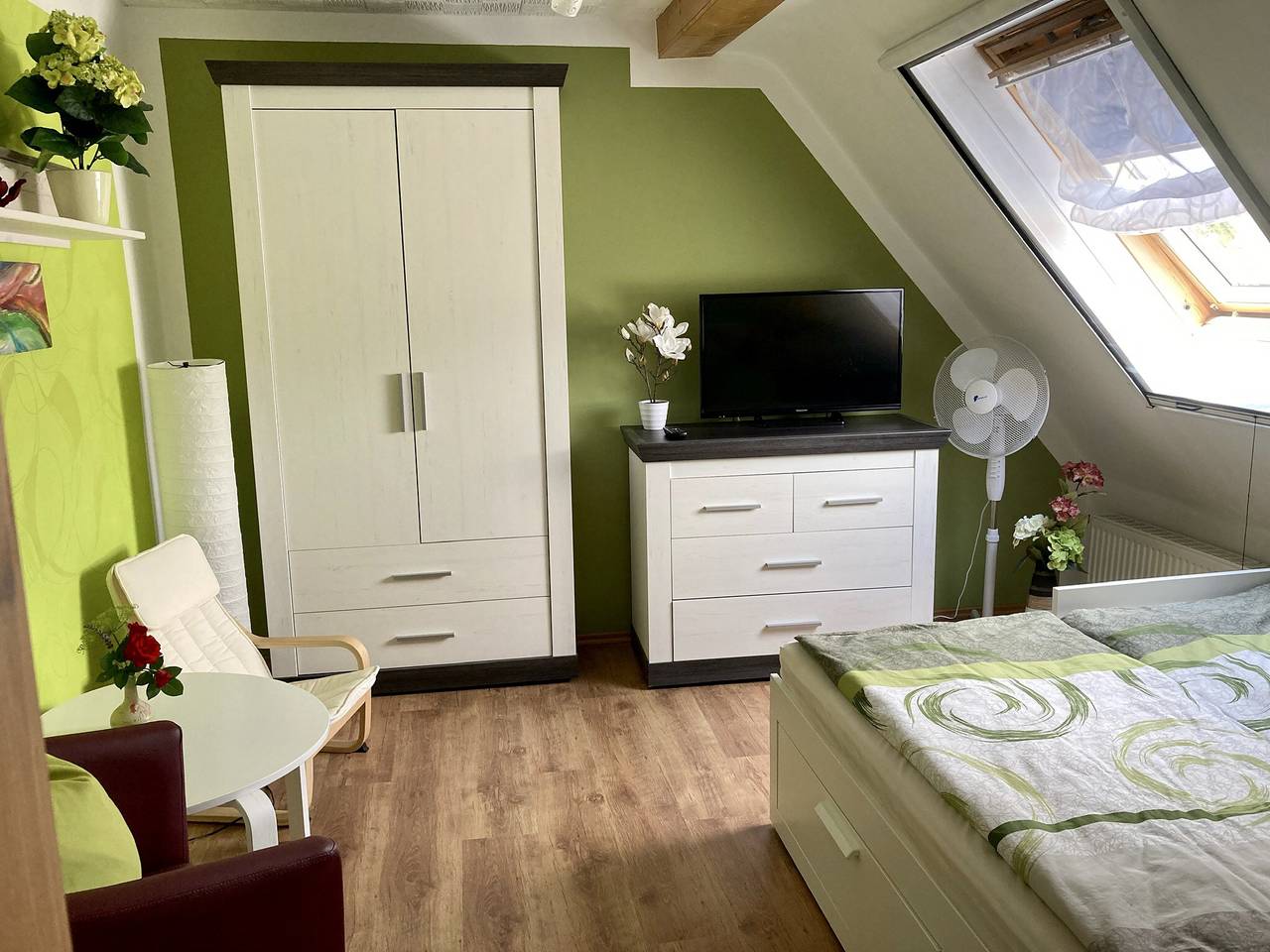 Apartamento entero, Apartamento 'Haus Steffine' cerca del lago con terraza descubierta y Wi-Fi in Schipkau, Oberspreewald-Lausitz