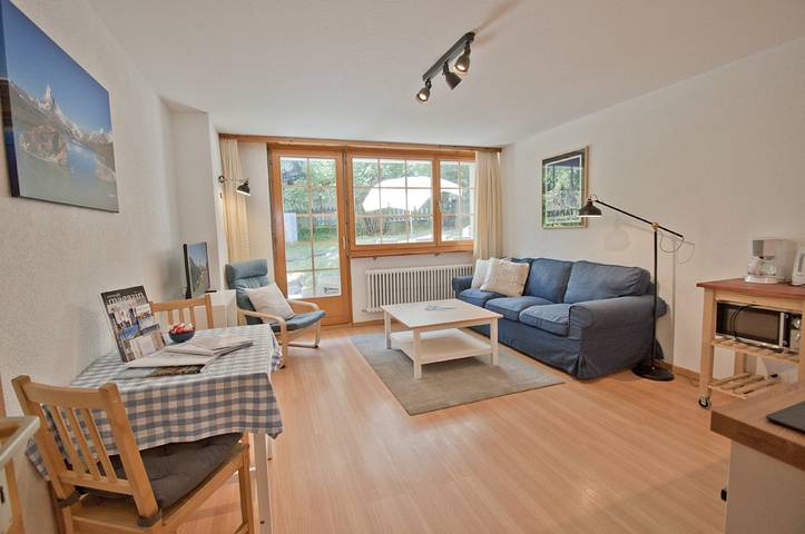 Holiday rental for 2 people, with balcony in Swiss Alps