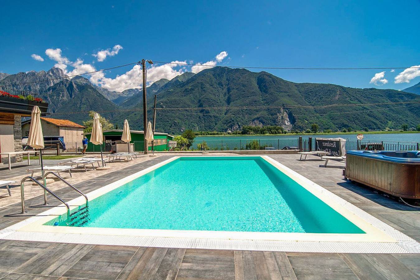 Appartement entier, Dascio Emotion Terrace Holiday Apartment on the Lake with Pool in Dascio, Commune de Sorico