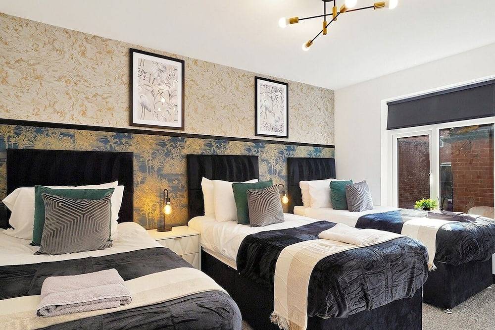 Entire apartment, 30% off! Stylish Yorkshire Apartment - Sleeps 5 in Wakefield, West Yorkshire