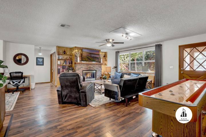 Vacation rental for 15 people, with yard, with pets in Lake County