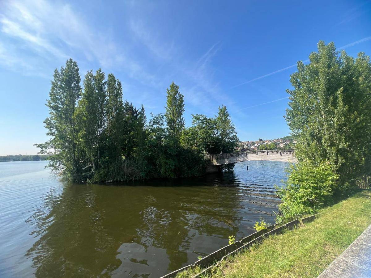 Appartement entier, One-Bedroom Apartment in Viry-Châtillon, Essonne