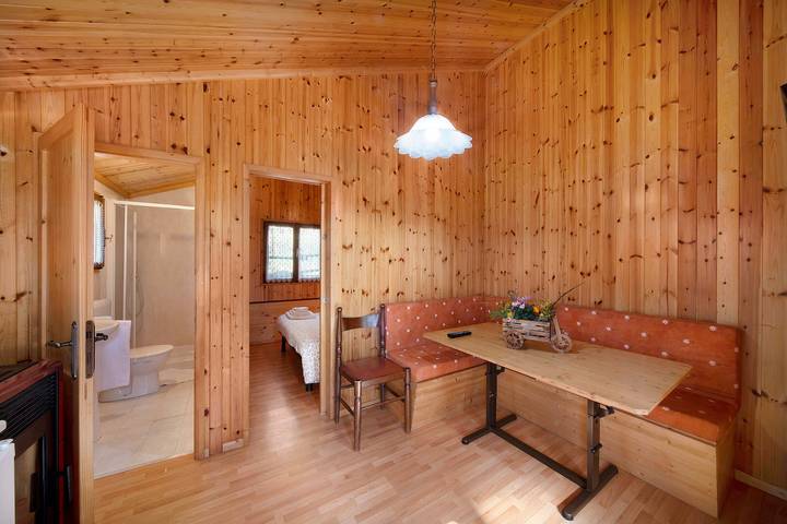 Chalé "Casa Ciclamino" com vista para a montanha, Wi-Fi e jardim in Município de Barzio, Alpes de Bergamo Ocidental