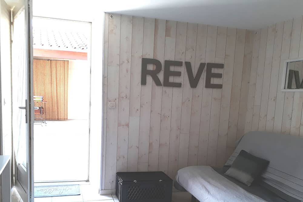 Apartamento entero, Apartamento de 28 m² en un patio soleado in La Rochelle, Región de La Rochelle