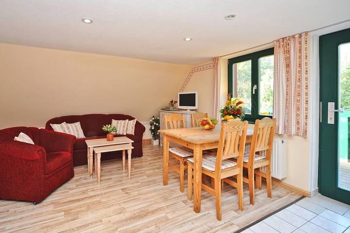 Ferienwohnung für 4 Personen, mit Balkon und Sauna in Putgarten