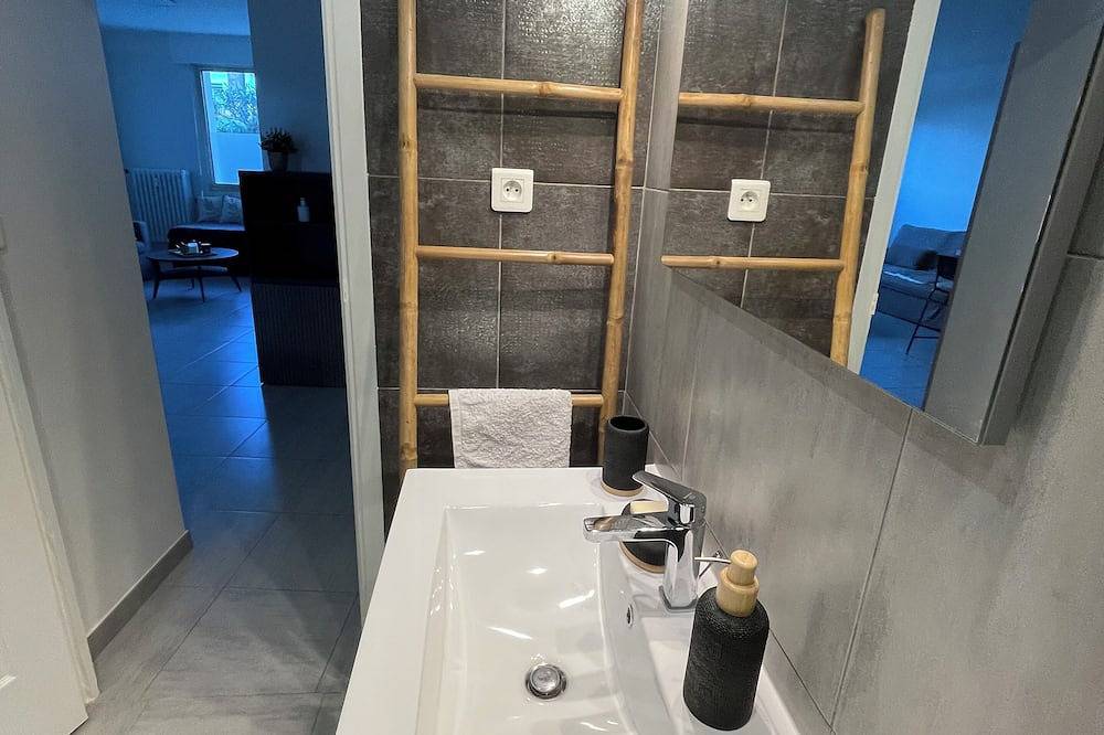 Hel lägenhet, 5 minutes from Beaulieu sur Mer beach, studio with fully-equipped kitchen, shower and Wc. in Beaulieu-sur-Mer, Nice region
