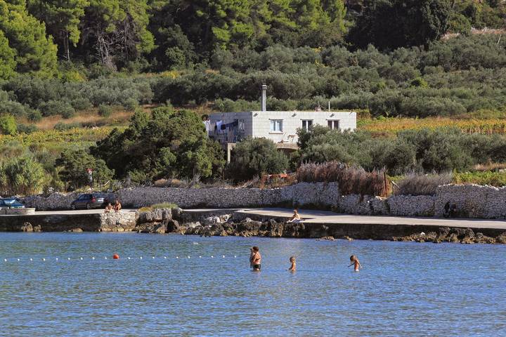 Ganze Wohnung, 2-Zimmer-Ferienwohnung am Strand Lumbarda (Korcula) A-4358-b in Lumbarda, Korcula