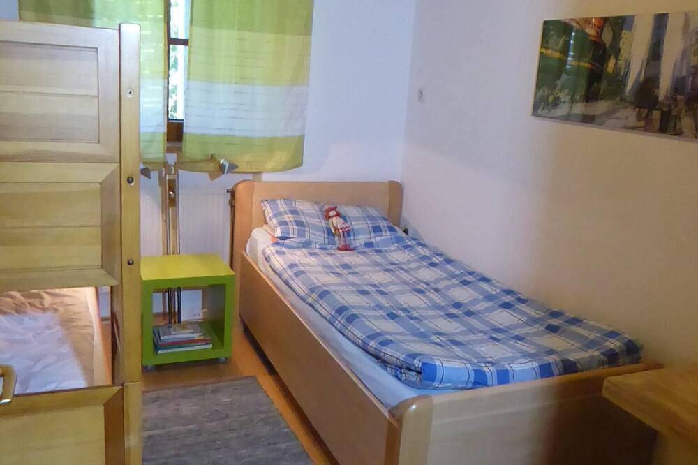 Ganze Wohnung, Modern renoviertes Appartement mit Außenpool, Innenschwimmbad und Sauna in Hauzenberg, Passauer Land