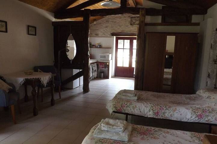 Location de vacances pour 10 personnes, avec terrasse et jardin à Loubès-Bernac - 4