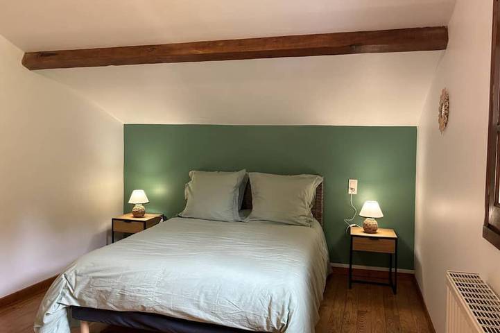 Charming house with Spa in Bourbonnaise mountains in La Chabanne, Vichy region