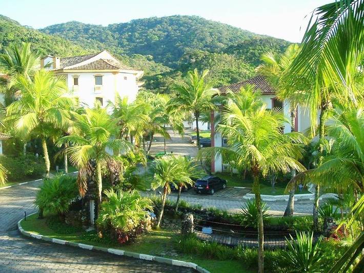 Casas e apartamentos de temporada para 8 pessoas, com vista e jardim e ainda piscina and sauna, adaptado a crianças em Toninhas Ubatuba