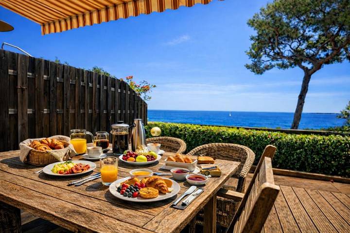 Villa pour 6 personnes, avec vue ainsi que jardin et vue sur le lac à Cannes