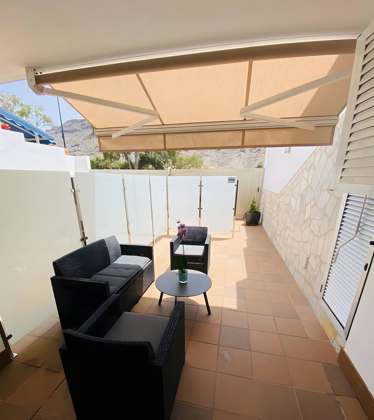 Estudio entero, Estudio vacacional 'Vv Ancla' con vistas a la montaña, Wi-Fi y aire acondicionado in Puerto de Mogan, Mogán