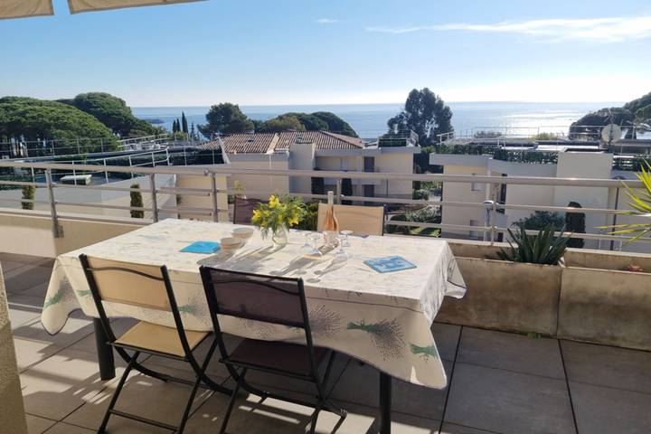 Gîte pour 5 personnes, avec piscine et balcon, adapté aux familles dans Plage Des Elephants