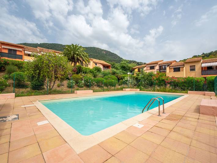 Ferienwohnung für 4 Personen, mit Terrasse in Cavalaire-sur-Mer