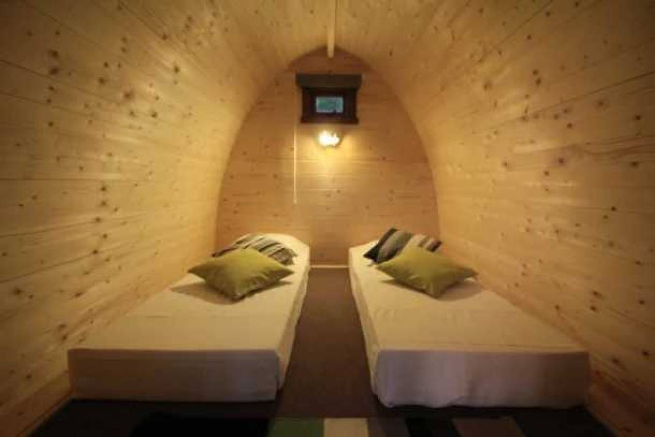 Zecamping 2 étoiles piscine couverte pet friendly sauna locatif 9m2 3 pers in Bar-sur-Aube, Aube