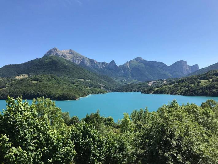 Location de vacances pour 8 personnes, avec vue ainsi que terrasse et jardin dans Lac du Sautet - 2
