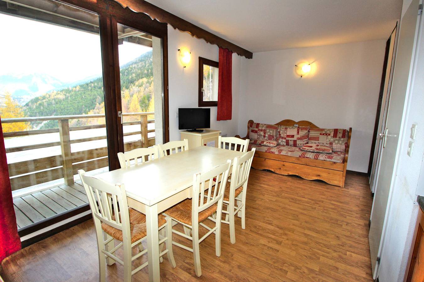 Appartement entier, Appartement avec 2 fenêtres en angle et magnifique vue montagne in La Norma, Villarodin-Bourget