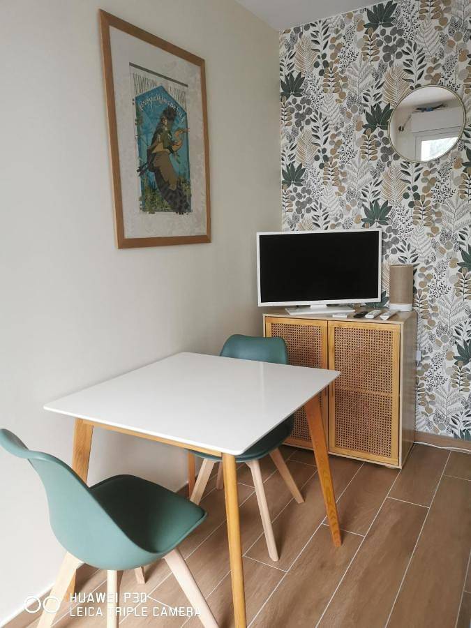 Nîmes les pins studio parking privé extérieur in Nîmes, Région de Nîmes