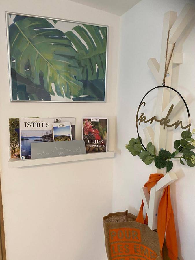 Appartement entier, One-Bedroom Apartment in Istres, Côte méditerranéenne (France)