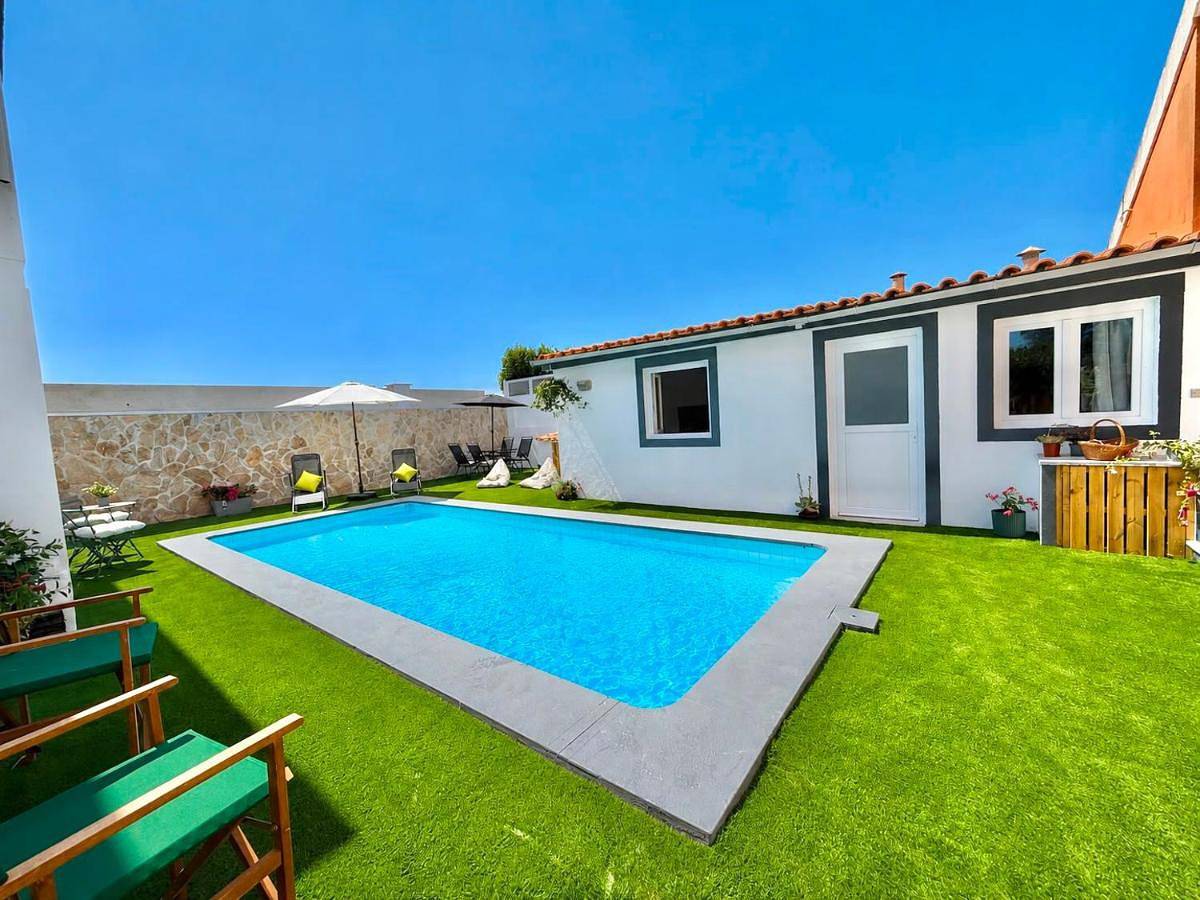 Apartamento de férias inteiro, In-Cascais - Suite Deluxe with Terrace & Villa with Pool in Aldeia de Juzo, Alcabideche