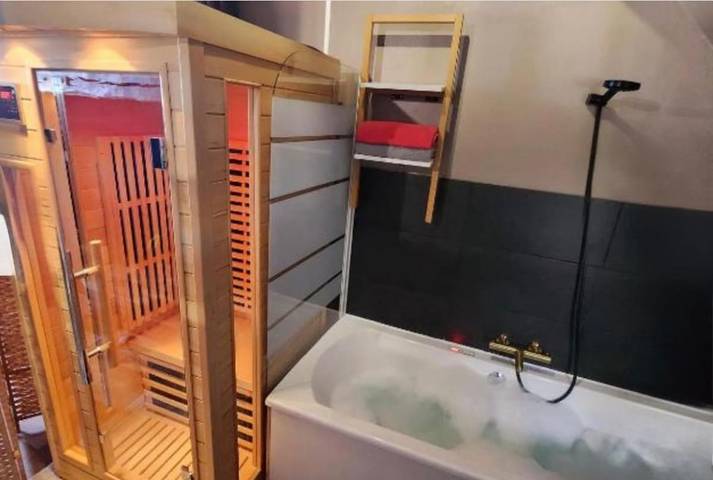 Gîte pour 2 personnes, avec sauna et jacuzzi à Condé-Sainte-Libiaire - 3