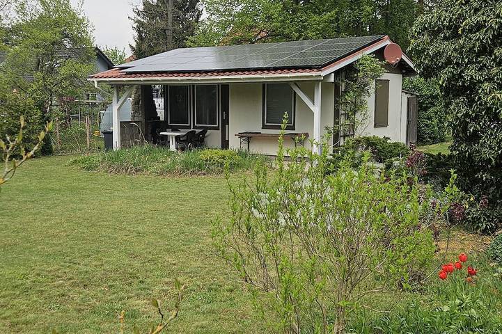 Bungalow für 4 Personen, mit Terrasse und Garten