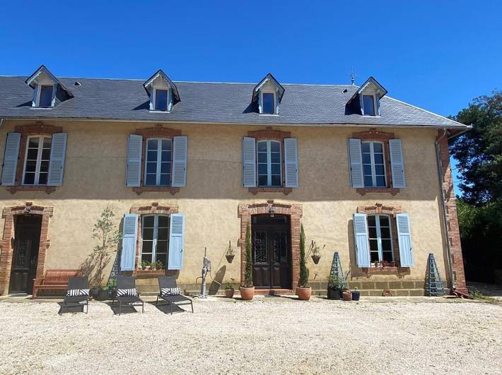 Chambre d’hôte pour 3 personnes, avec Terrasse et Jardin ainsi que Piscine et Vue dans les Hautes-Pyrénées - 3
