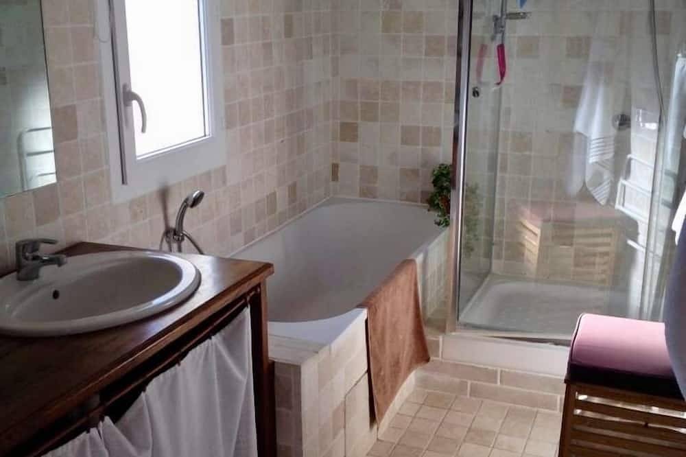 Villa clôturée, 4 pers, jardin, St-Quentin-la-Poterie 4km d’Uzès l’historique, in Saint-Quentin-la-Poterie, Région de Nîmes