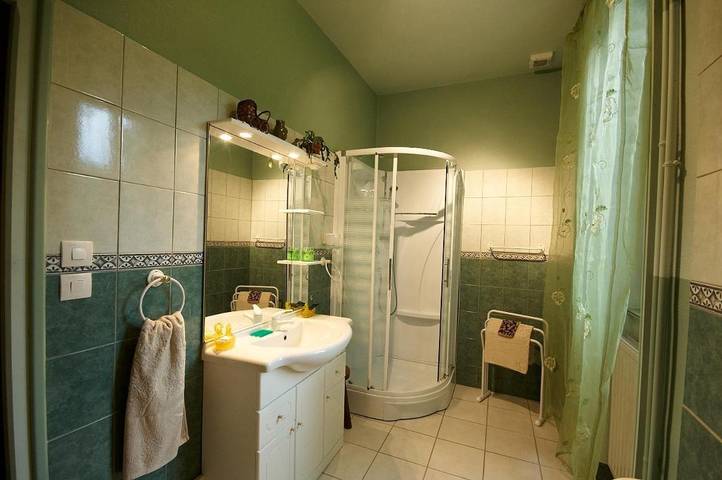 Gîte pour 3 personnes, avec vue et jardin, animaux acceptés à Pierrefitte-sur-Loire - 2