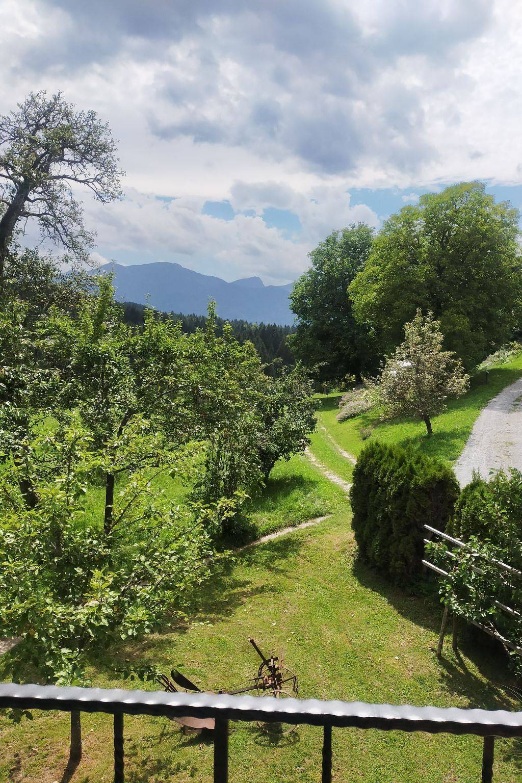 Ganze Wohnung, Idyllische Panorama-Südwohnung in Wörtherseenähe in Schiefling am See, Klagenfurt-Land