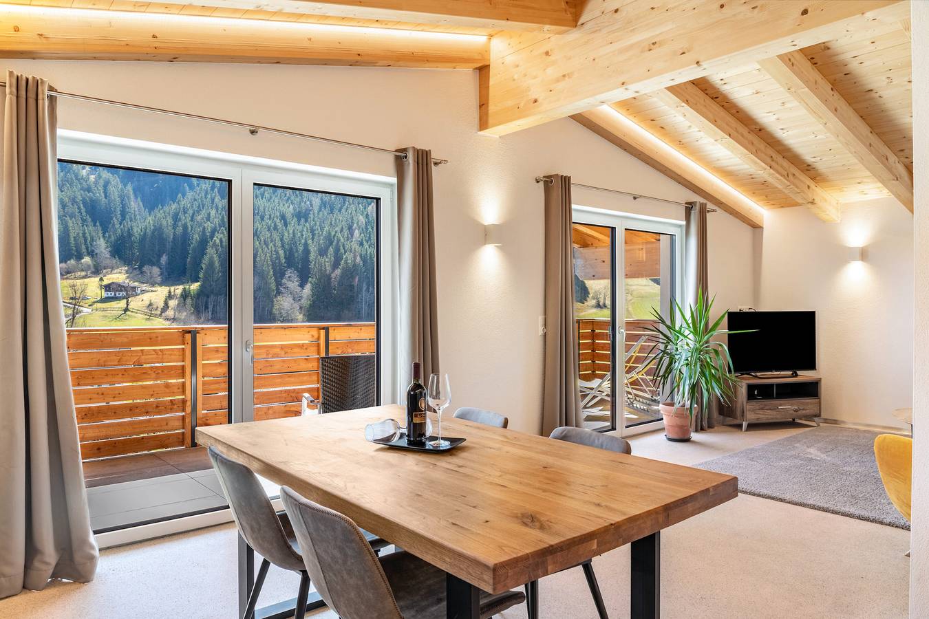 Chalet 'Tirolee Marchegg -' mit Bergblick, gemeinsamer Terrasse und Wlan in Wildschönau, Kitzbüheler Alpen