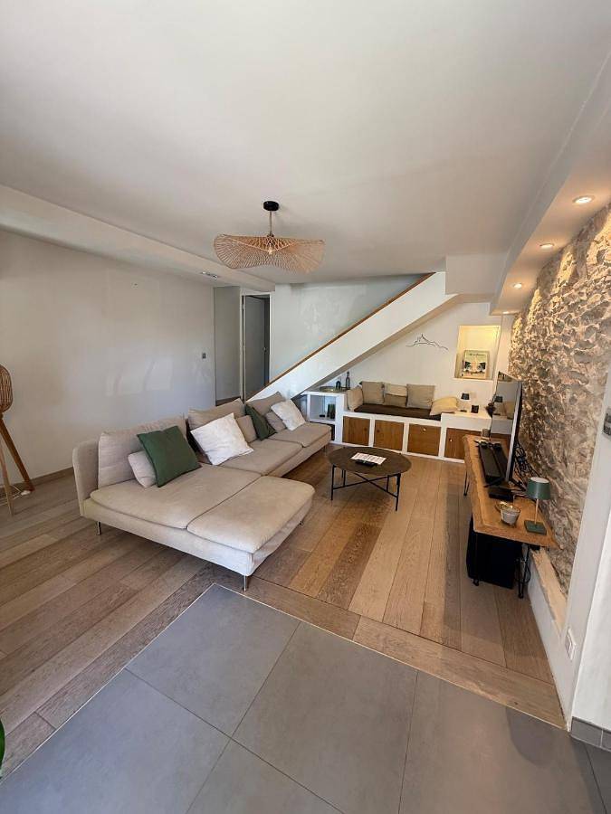 Location de vacances pour 4 personnes, avec Terrasse et Jardin à La Fare-les-Oliviers - 2